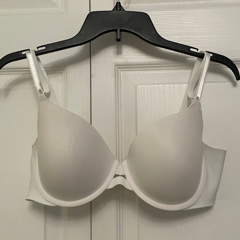 New with Tags Off Warner’s NO SIDE EFFECTS Underwire Bra 36C Great Condition
